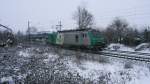 Auslandische Loks 437 026 der SNCF mit einem Autozug am 13.02.2010 in Hannover Limmer