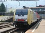 Auslandische Loks Die ES64F4 096 f�hrt in den Bahnhof von Arth-Goldau ein.