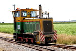Diesel locomotive used for cane transport in Mackay area 26-10-2005. In this case the train was driven by to young backpacker girls.