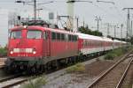 Die 115 448-3 zieht ...  Eric Otten 11.09.2011