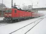 Hier 143 233-5 mit ...  Alexander Borchardt 19.12.2010