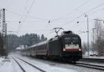 ES 64 U2 - 009 mit dem IC Knigsee auf dem Weg nach Berchtesgaden, aufgenommen am 12. Januar 2013 in Aling.