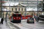 bahnhofe Ein herziges Dr�mmli haben sie da in Chur:-) Der 12.08 Uhr-Zug nach Arosa verl�sst den Bahnhof und f�hrt durch die Stra�en von Chur; 09.01.2010