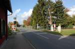 Bahnubergange Bahn�bergang Oberbenrader Str. hier verkehrt der Schluff in der Saison. Foto vom 25.10.2009