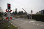 Gerade schlie�t die Schranke ...  Andreas Strobel 05.03.2011