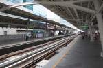 BTS (Skytrain) Hst. Sala Daeng am 16.M�rz 2011.  ...