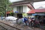 Strassenseite des Bf. Makkasan. ...  Karl Seltenhammer 10.07.2011