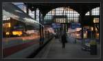 Abendstimmung im Bahnhof Basel ...  Gisela, Matthias und Jonas Frey 04.09.2010