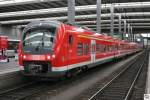 Triebzug 440 015-6 steht im Hauptbahnhof M�nchen am 11. Oktober ...