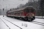 Zuckerguss mit Regionalbahn... aus dem Hellen... (Neuoffingen, 14.01.2010).  ...