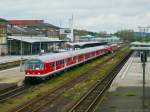 Eine n-Wagen-Garnitur steht in Hof Hbf zur Fahrt als RE ...