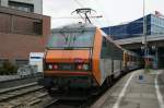 Am 01.04.2010 wartet BB 26140 mit Steuerwagen am Zugsende auf ...
