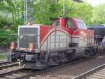 BBL-Logistik GmbH V150.05 der BBL steht mit Railpool Selbstentladewagen vor einem roten Signal in Hamburg-Harburg. 26.05.2010