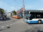BD Bremgarten - Dietikon Bahn BD / WM - Triebwagen BDe 8/8  6 und VBZ Bus Nr.33 in Dietikon am 22.04.2010