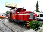 BD Bremgarten - Dietikon Bahn BD - Diesellok Tm 2/2 51 mit Turmwagen X 304 im Depotareal von Bremgarten beim Bahnfest am 29.05.2010