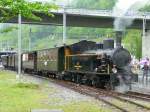 BDB Ballenberg Dampfbahn BDB - Dampfzug mit der Lok G 3/4 208 im Bahnhofsareal in Interlaken Ost am 15.05.2010