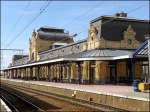 Der Bahnhof von Arlon gehört zu den schönsten Bahnhöfen in Belgien. Er wurde nach den Plänen des Architekten Van de Wyngaert aus lothringischem Kalkstein und blauem Stein erbaut. Die gläserne Marquise aus dem Jahre 1884 wurde im Jahre 2007 aufwendig renoviert. 27.04.08