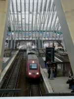 Thalys aus Brssel in den Bahnhof von Lttich einfahrend, von der Fugngerbrcke aus fotografiert am 07.03.08. Er wird nach kurzem Halt in Richtung Aachen - Kln weiterfahren.