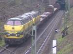 Doppeltraktion BR 55 bei der Ausfahrt aus dem Botzelaer Tunnel in Richtung Aachen-West am 08.04.2004