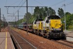 7790 + 7786 mit Autotransportwagen in Sint-Katelijne Waver. 26.05.2012