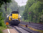 7869,7868 beide von der SNCB kommen aus Richtung Aachen-West mit einem schweren Kalkzug aus Hermalle-Huy(B) nach Oberhausen-West(D) und fahren durch Kohlscheid in Richtung