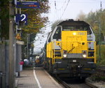 7867 und 7866 beide von der SNCB kommen die Kohlscheider-Rampe hoch aus Richtung Neuss,Herzogenrath mit einem Kalkleerzug aus Oberhausen-West(D) nach Hermalle-Huy(B) und fahren durch Kohlscheid in Richtung Richterich,Laurensberg,Aachen-West. 
Aufgenommen vom Bahnsteig 2 in Kohlscheid. 
Bei Sonne und Wolken am Nachmittag vom 27.10.2016. 