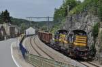 8270 + 8228 mit dem Kalkzug von Marche-les-Dames nach Nameche, kurz vor der Einfahrt Nameche. Aufgenommen am 28.06.2012