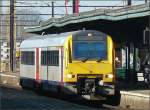 Der Dieseltriebzug 4170 nach Eeklo steht am 14.02.09 am Bahnsteig in Gent Sint Pieters.