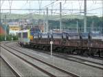 Zwei Loks der BR 13 ziehen einen Güterzug durch den Bahnhof von Namur am 28.06.08. (Hans)