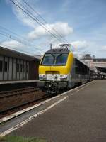 E-Lok 1347 mit IC aus Eupen ist soeben in den Bahnhof Verviers Central eingefahren und wird nach einem kurzen Halt die Reise nach Oostende,  De stad aan zee  fortsetzen.