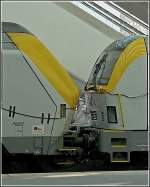 Zweimal gelb und grau und doch komplett verschienden. Die Alsthom 1346 und die Siemens 1804 zeigen ihre Gesichter im Profil am 24.04.10 im Bahnhof Lige Guillemins. (Hans)