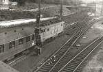 Die SNCB 160.021 Lok fhrt jetzt aus Aachen Hbf. nach die Belgische Grenze (Hergenrath), Welkenraedt und weiter nach Brssel und Ostend. Wir sind in August 1966, die Strecke ist seit kurz elektrifiziert (Foto J.J. Barbieux).