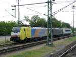Lokzug trifft in Krefeld Hbf. ein, European Bulls ES64F4-091 ziehend,
MRCE ES64F4-213 und die belgische 1848. (24.05.2010)
