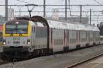 Die 1816 zieht am 16.07.12 ihren Zug in den Bahnhof von Knokke-Heist.