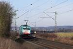 Alpha Trains Belgium E 186 215, vermietet an Lineas (2823), mit Volvo-Logistikzug nach Gent 
(Vehrte, 06.03.18).