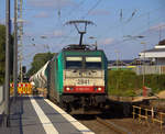 Die Cobra 2841 kommt die Kohlscheider-Rampe hoch aus Richtung Mönchengladbach,Herzogenrath mit einem Kalkleerzug aus Oberhausen-West(D) nach Hermalle-Huy(B) und fährt durch Kohlscheid in