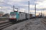 hle 2832 mit gemischter Gterzug, aufgenommen 29/12/2012 in Bahnhof Antwerpen-Luchtbal