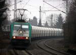 Die Cobra 2818 kommt mit einem Kalkleerzug aus Millingen(D) nach Yves-Gomezee(B) und kommt Richtung Mönchengladbach-Hbf,Rheydt-Hbf,Wickrath,Beckrath,Herrath und fährt durch Erkelenz in