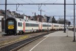 Diese beiden Gumminasen fahren als IC von Antwerpen Central in den Bahnhof Gent-St.-Pieters ein.