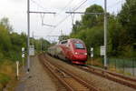 Der Thalys aus s Dortmund-Hbf(D) nach Paris-Nord(F)und kommt aus Richtung Aachen-Hbf(D), Aachen-Süd(D) und fährt durch den Bahnhof von Hergenrath(B) in Richtung Lüttich(B).