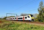 Da hat mich unser Fototreffen in Lummen zu einem Siemens Diesero ML Foto gebracht.
Vor einigen Jahren habe ich eine Überführungsfahrt mit dem Handy gemacht, das wegen der Größe des Bildes nicht freigeschaltet wurde. Hier ist mir der 08 125 vor die Optik geraten der als IC gerade gen Schulen fährt. Samstag den 14.10.2017