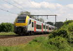 SNCB/NMBS Triebzug 08125 Desiro und fährt durch Testelt(B) in Richtung Aarschot(B).