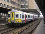 Triebzug 766 steht als Brssel Airport Express in Brssel Midi und wartet auf die Abfahrt. Gesehen am 26.05.07.