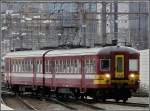 Die saubere AM63 250 fhrt am 28.03.10 in den Bahnhof Lige Guillemins ein.