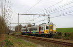 Ein Triebzug der SNCB 662 kommt  aus Aachen-Hbf nach Spa-Géronstère(B) und kommt aus Richtung Aachen-Hbf,Aachen-Süd(D),Hergenrath(B) und fährt durch Lontzen(B) in Richtung  Welkenraedt(B).
Aufgenommen in Lontzen-(Benesse)(B).
Bei Sonne und Wolken am Nachmittag vom 2.4.2016.