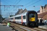 IR-Zug De Panne-Antwerpen hält im Bhf Diksmuide (August 2014).