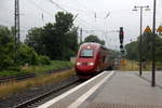 Der Thalys kommt aus Paris-Nord(F) nach Köln-Hbf(D) und kommt aus Richtung ,Aachen-Hbf und fährt durch Aachen-Rothe-Erde in Aachen-Eilendorf,Stolberg-Hbf(Rheinland),Eschweiler-Hbf,Langerwehe,Düren,Merzenich,Buir,Horrem,Kerpen-Köln-Ehrenfeld,Köln. 
Aufgenommen vom Bahnsteig 2 in Aachen-Rothe-Erde. 
Bei Regenwetter am Nachmittag vom 13.7.2019.