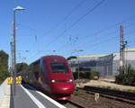 Der Thalys aus Köln-Hbf(D) nach Paris(F) kommt durch Kohlscheid als Umleiter aus Richtung Rheydt,Herzogenrath und fährt in Richtung Aachen-West,Aachen-Schanz,Aachen-Hbf und fährt die Kohlscheider-Rampe hoch. 
Aufgenommen von Bahnsteig 2 in Kohlscheid. 
Bei Sommerwetter am Nachmittag vom 21.9.2019.