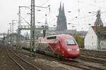 Thalys-Triebzug 4307 // Köln (aufgenommen von der S-Bahn-Station Köln Hansaring. // 9. Oktober 2010