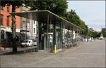 Filigrane Zugangsüberdachungen -    Die Metro Station Sainte-Catherine der Linie 1 in Brüssel erhielt 2007 diese filigranen Überdachungen über den Abgängen.